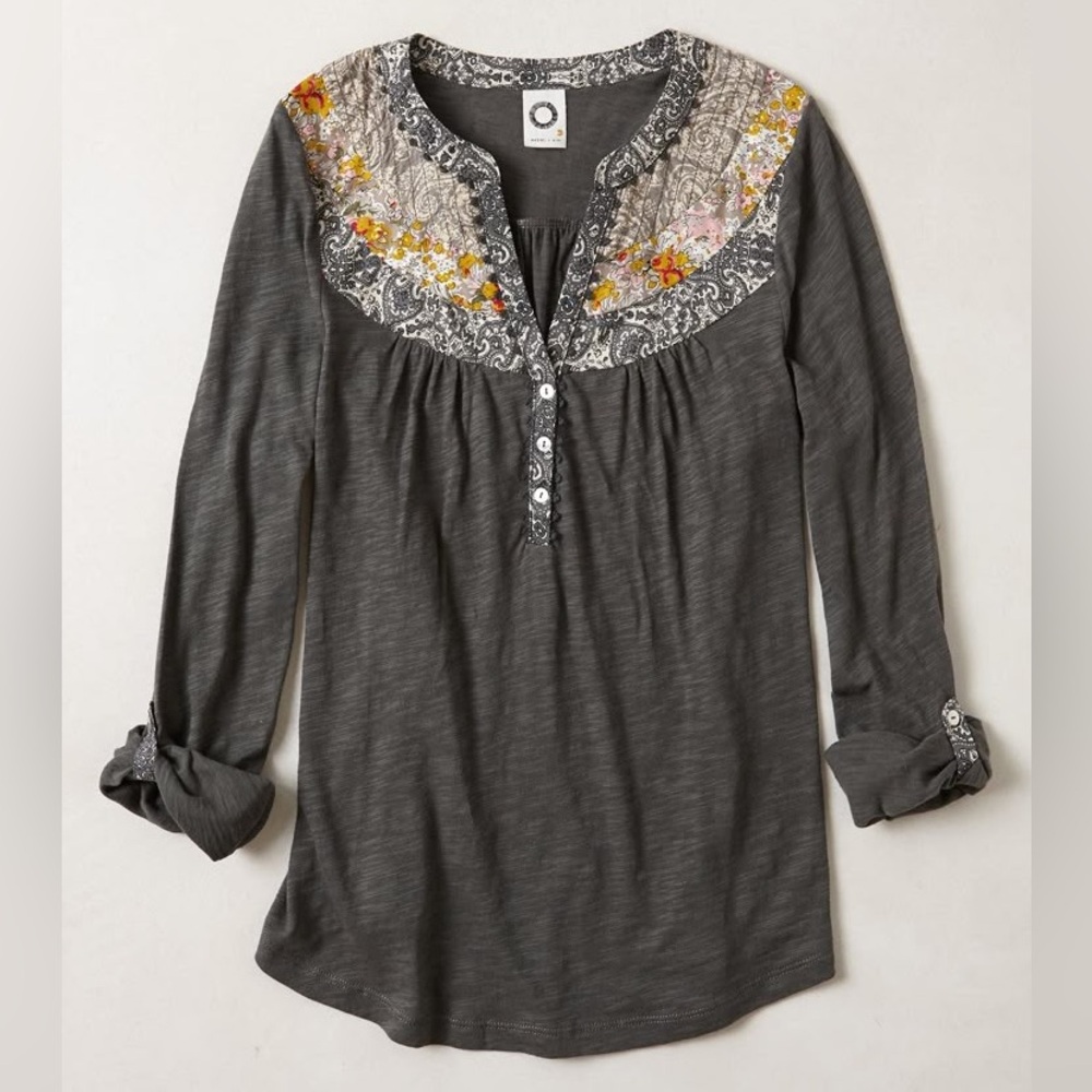 Anthropologie Akemi kin Caroline Henley shirt‎